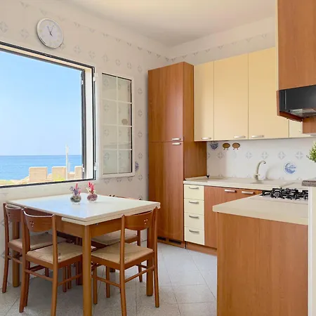 Amare - Sea Front Apartment Gallipoli